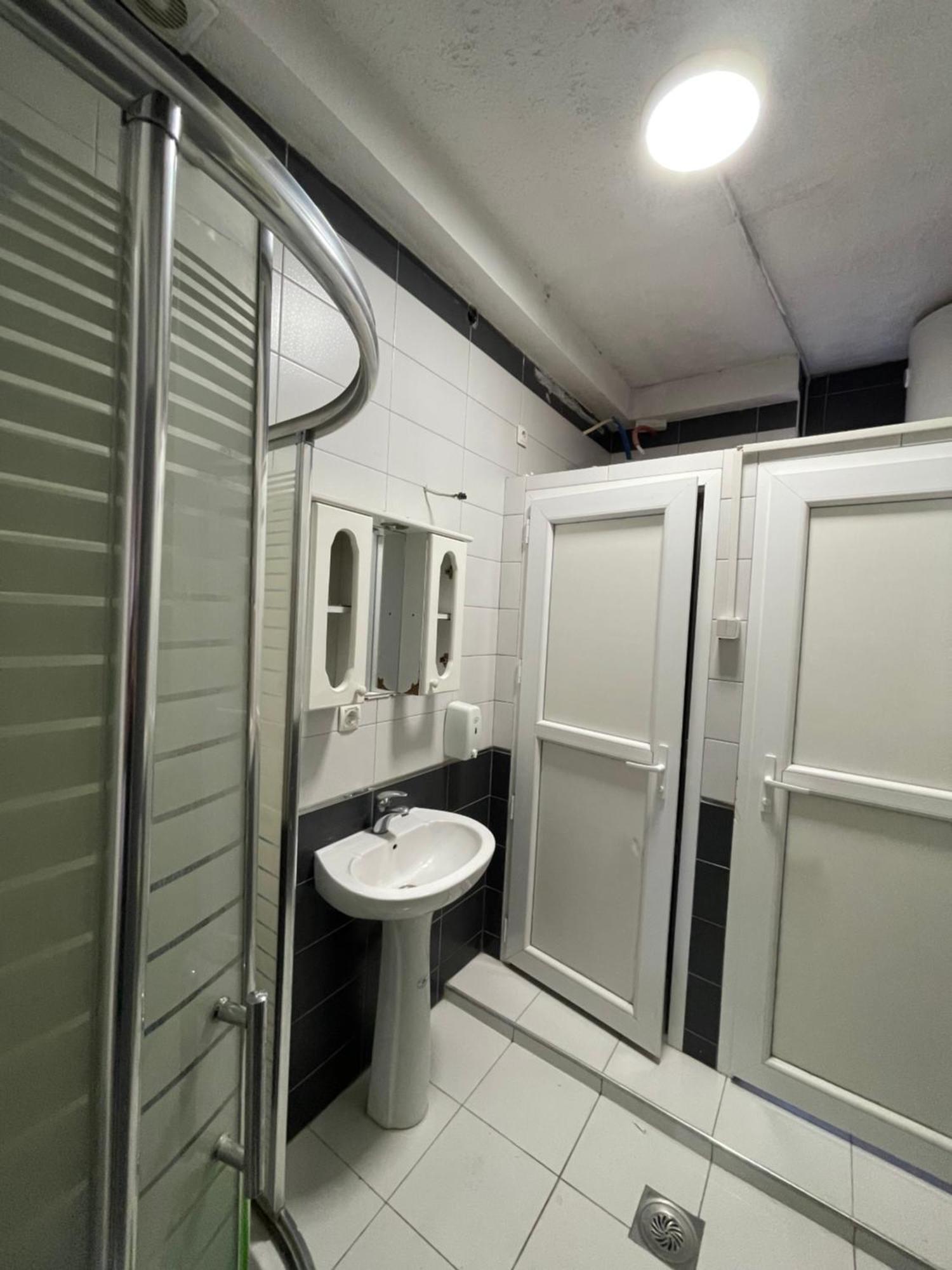 Newborn Comfort Hostel The Biggest Hostel Of Town With Best Location Приштина Экстерьер фото