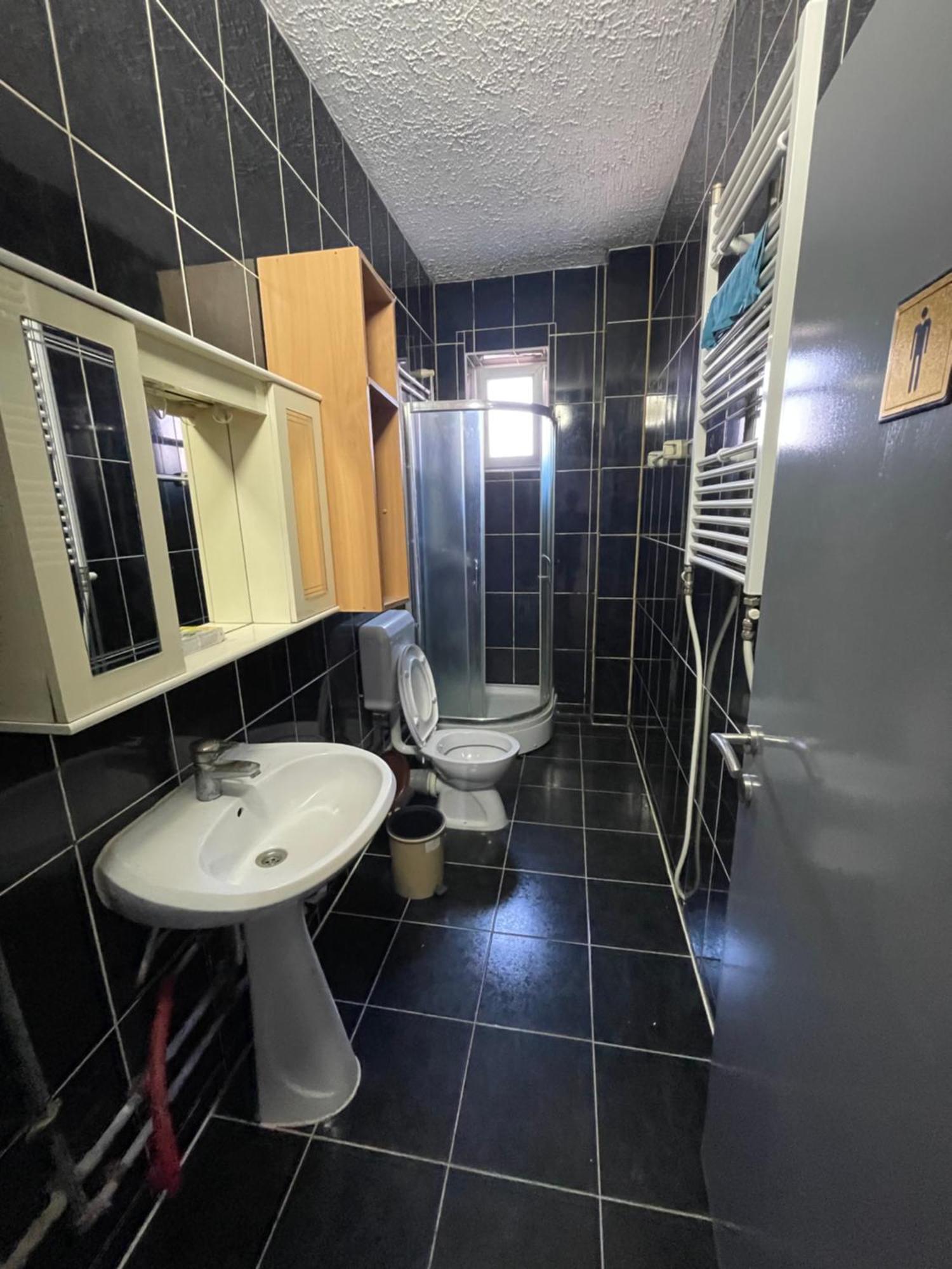 Newborn Comfort Hostel The Biggest Hostel Of Town With Best Location Приштина Экстерьер фото